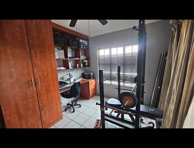 3 BEDROOM HOUSE FOR SALE IN GRANTHAM PARK